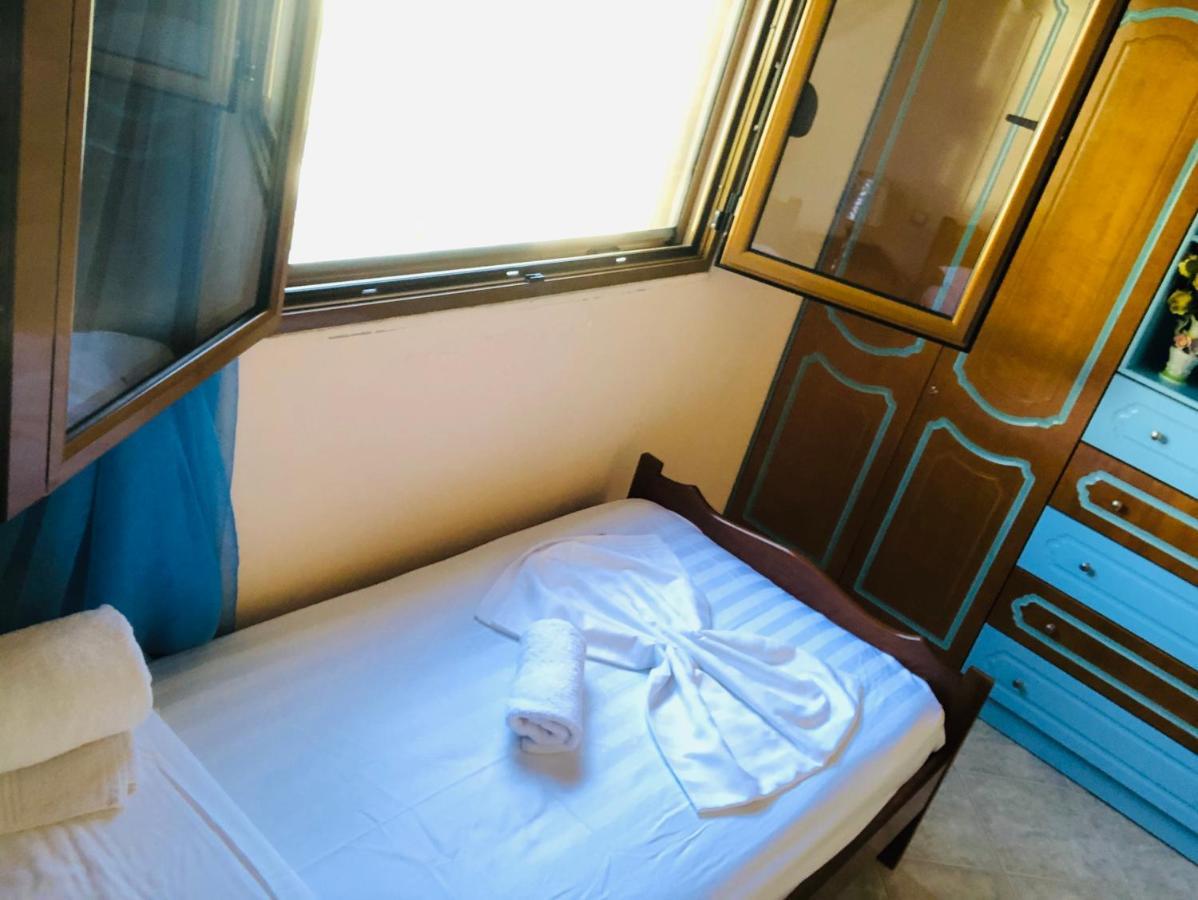 Comfort Guest Rooms Vila Hm Саранда Екстер'єр фото