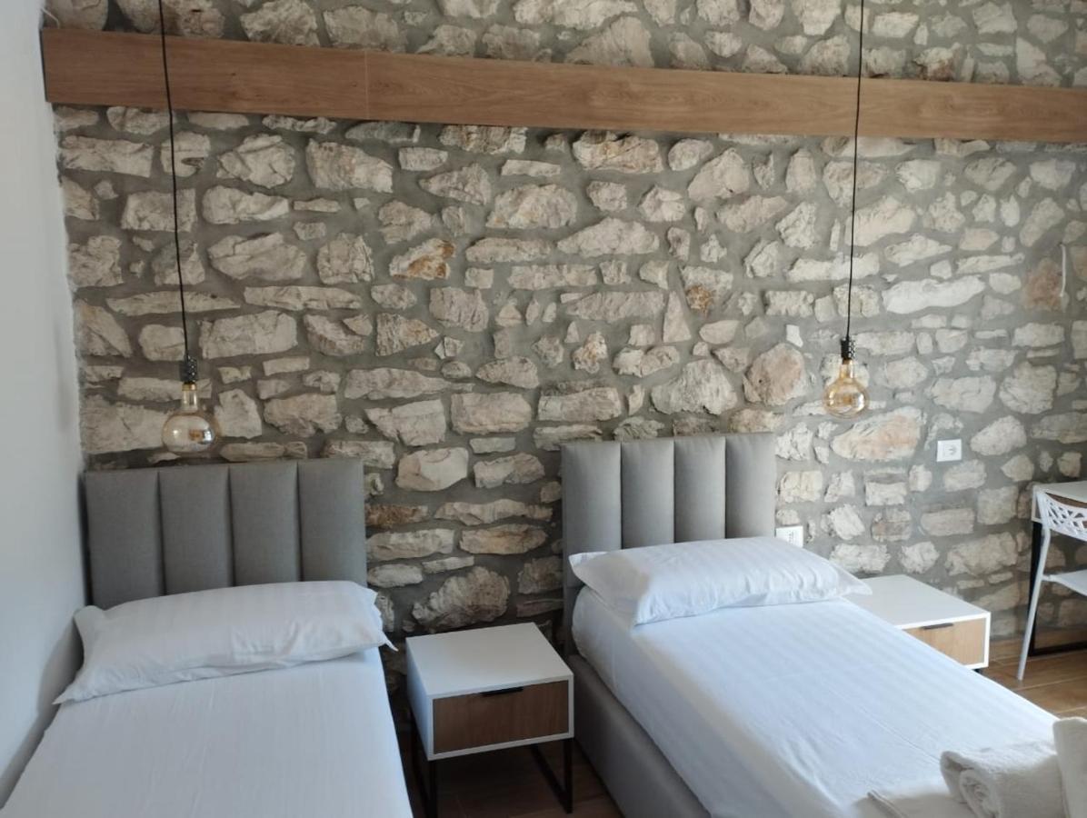 Comfort Guest Rooms Vila Hm Саранда Екстер'єр фото