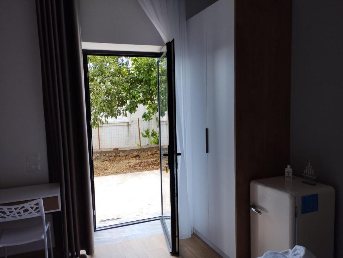 Comfort Guest Rooms Vila Hm Саранда Екстер'єр фото