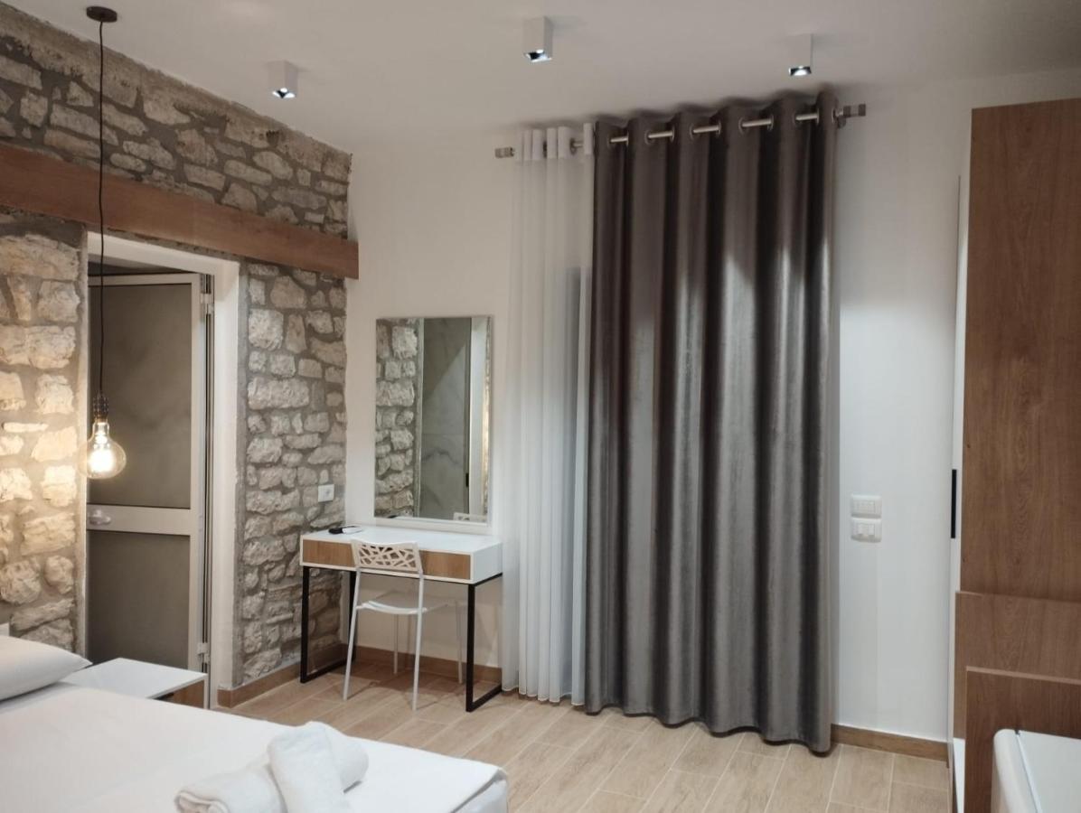 Comfort Guest Rooms Vila Hm Саранда Екстер'єр фото