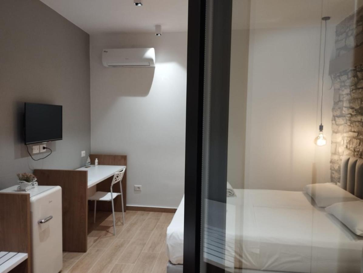 Comfort Guest Rooms Vila Hm Саранда Екстер'єр фото