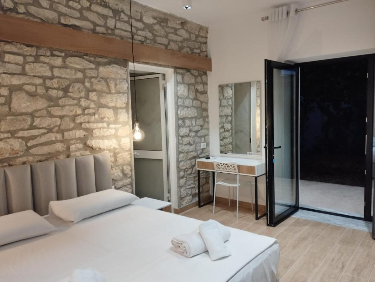 Comfort Guest Rooms Vila Hm Саранда Екстер'єр фото