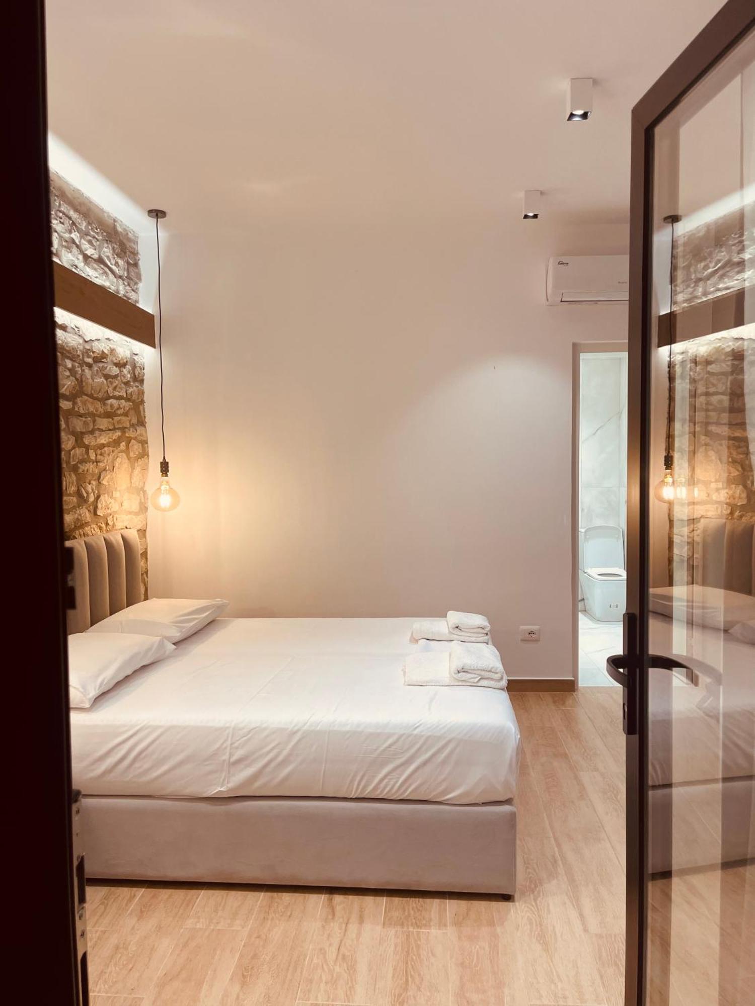 Comfort Guest Rooms Vila Hm Саранда Екстер'єр фото